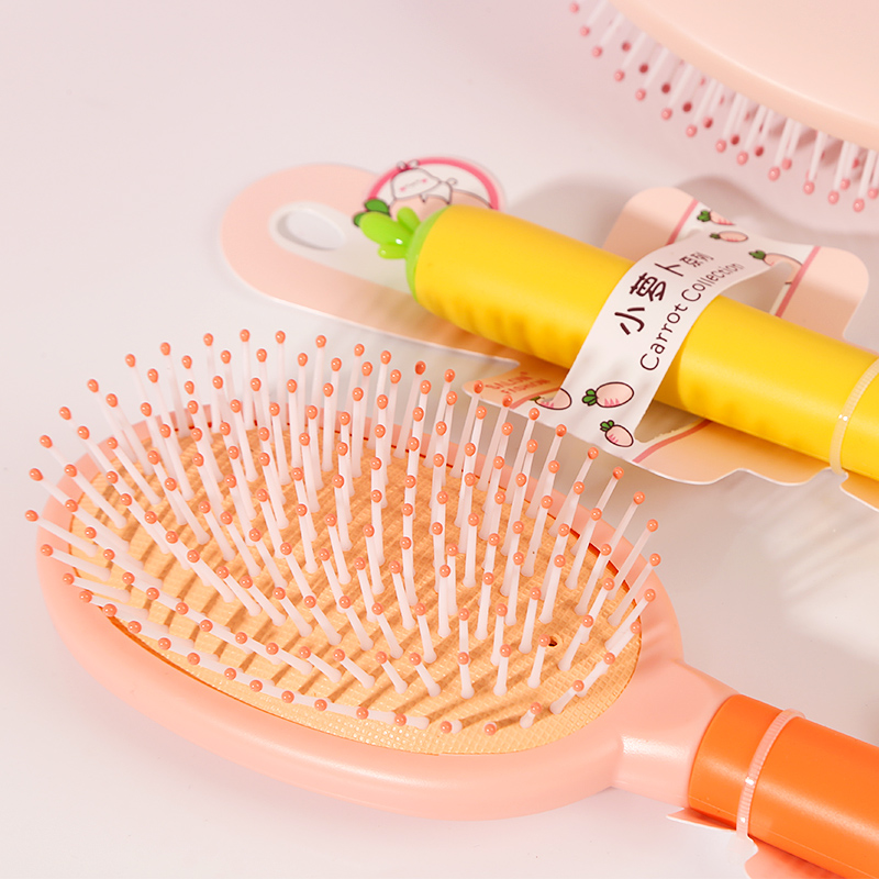 S9811 Little Radish Massage Comb/12