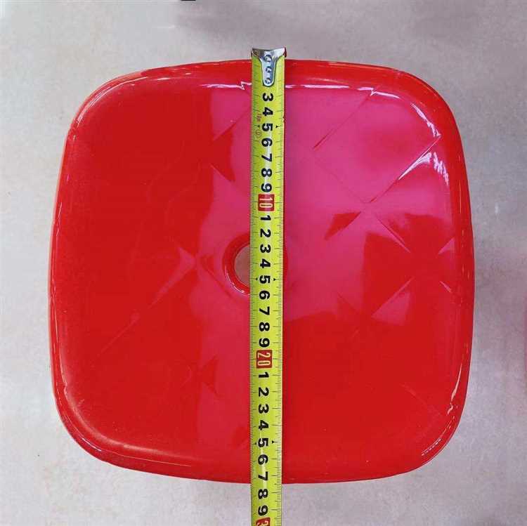 1512 Big Red Deluxe Chair and Stool
