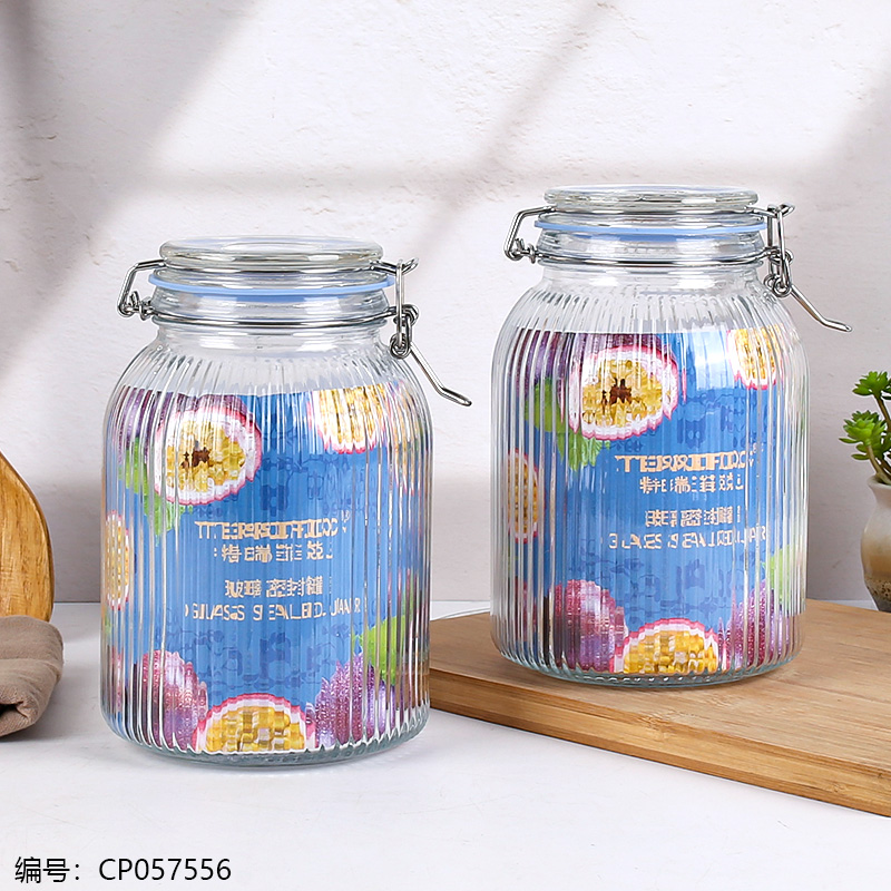 Storage jar with buckle1600ml-6505
