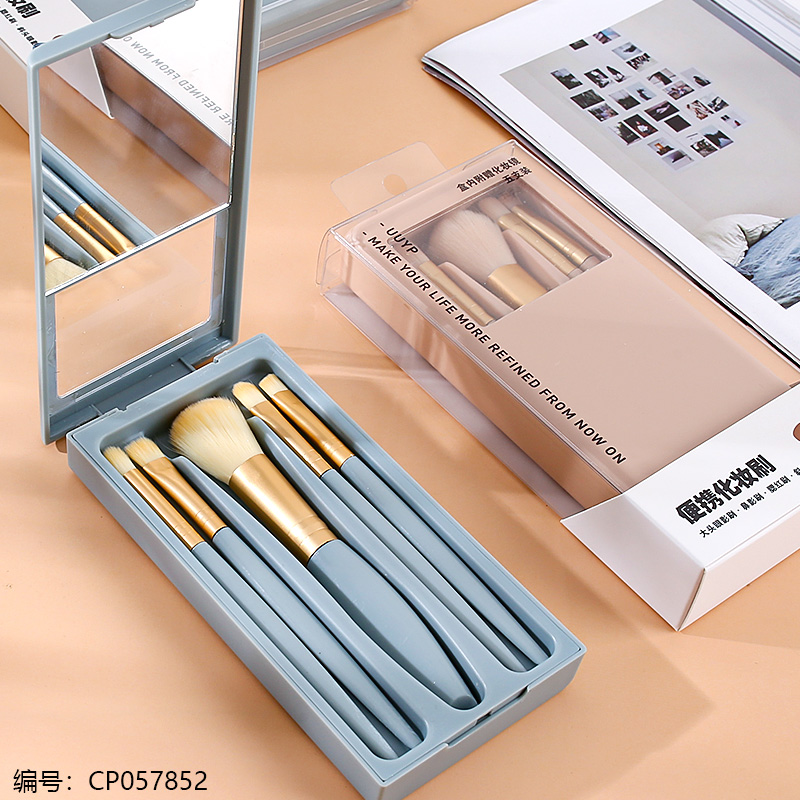 062 Makeup brushes set of 5 in a box