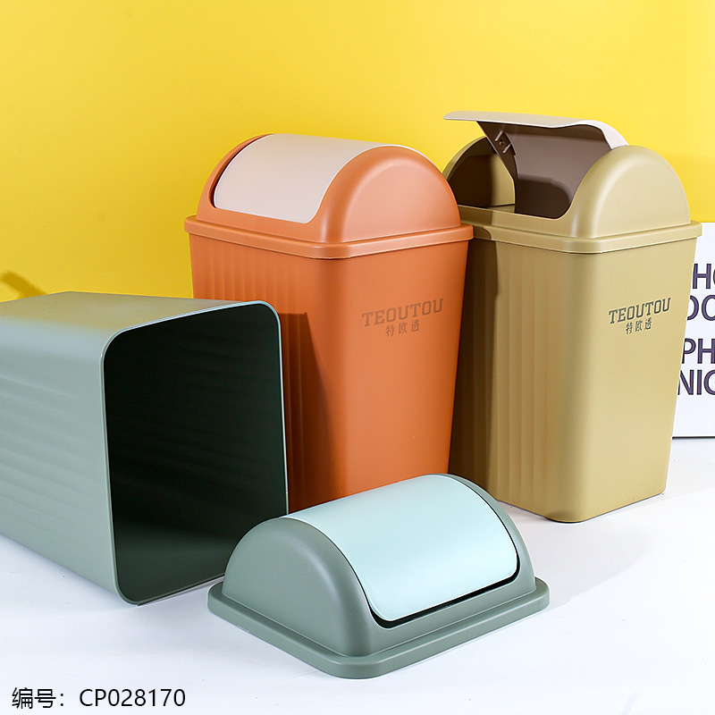 82316 Flip-top trash can
