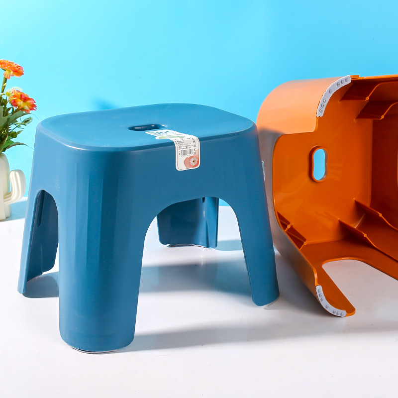 1711 Small Plastic Stool