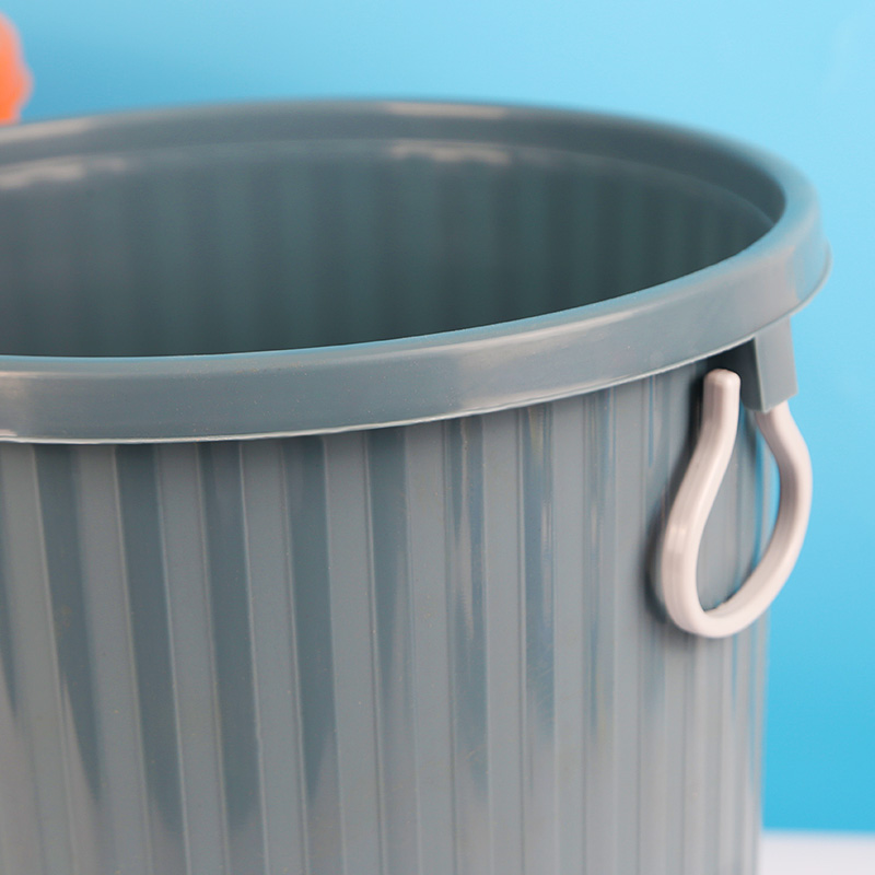 0824 Trash Can