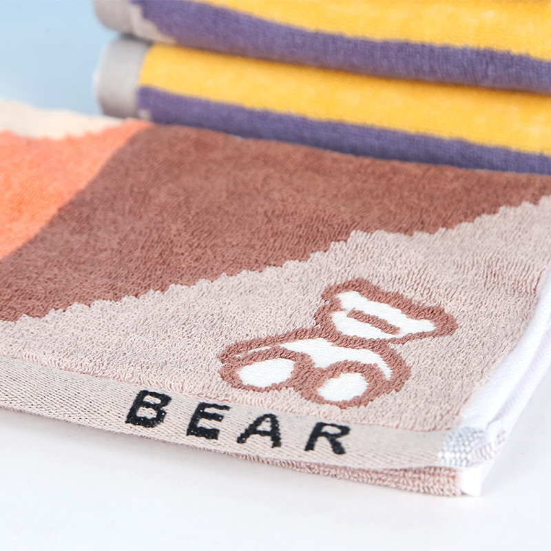 815 Triangle Bear Punching Towel